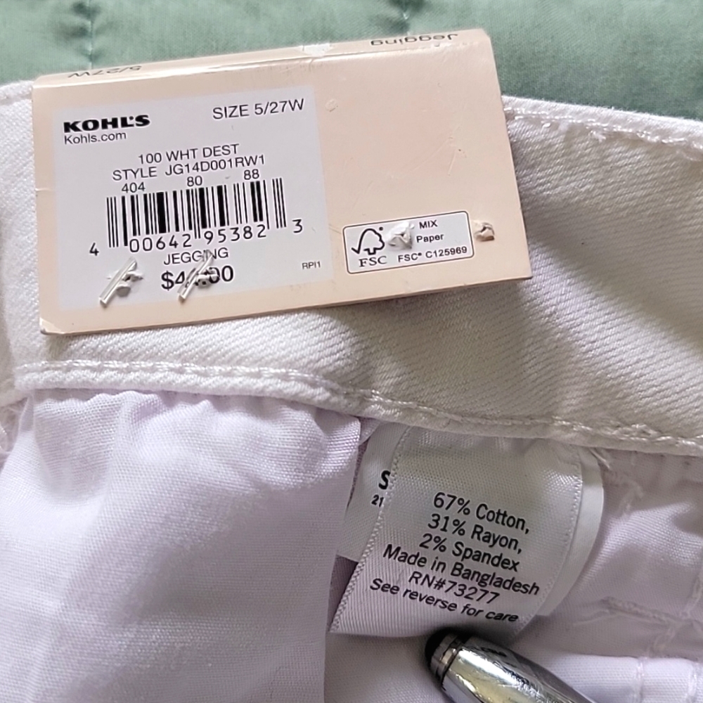 SO Juniors Super High Rise Distressed White Jeggings Size 5 / 27W - Picture 12 of 13